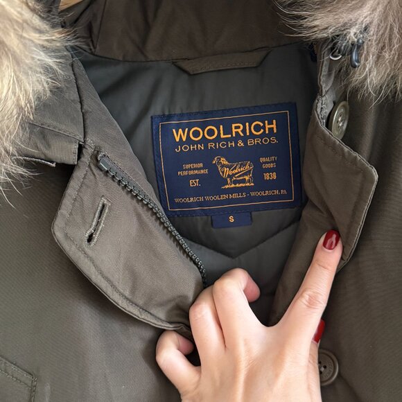Woolrich Down Parka with Raccoon Fur Hood in Green Women Size Small - Picture 3 of 9